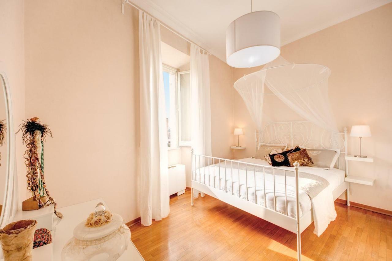 Elegant Apartment Behind The Colosseum Rom Zimmer foto